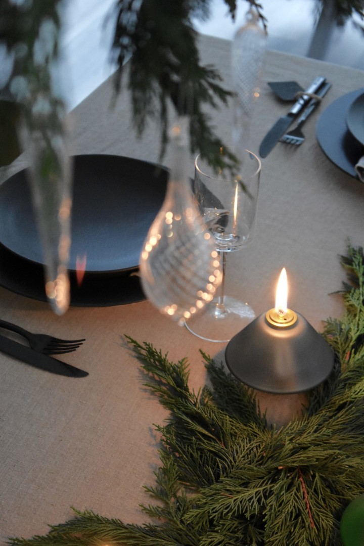 Easy Christmas Table Decorations